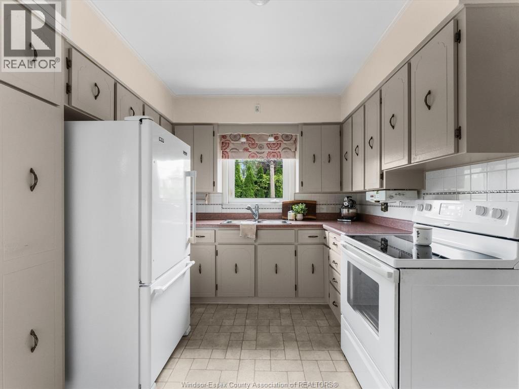 2566 Tourangeau, Windsor, Ontario  N8W 4N9 - Photo 9 - 26023079