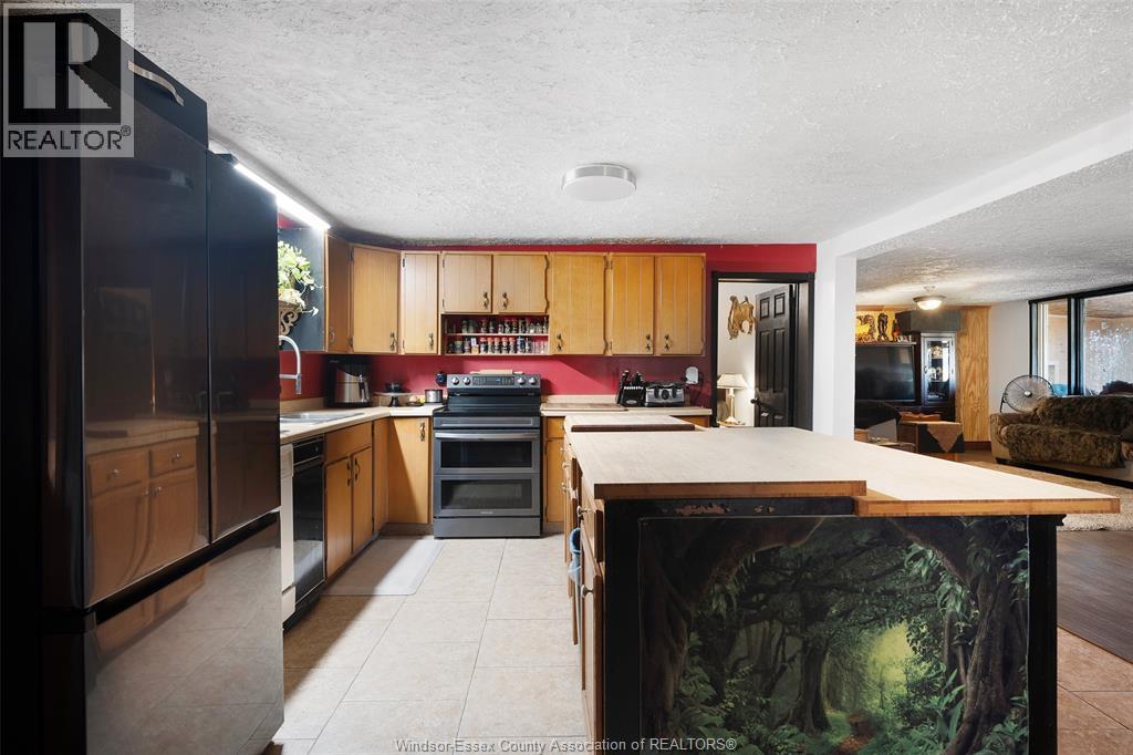 8865 Howard Avenue, Lasalle, Ontario  N0R 1L0 - Photo 16 - 26022853