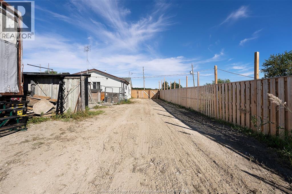 8865 Howard Avenue, Lasalle, Ontario  N0R 1L0 - Photo 35 - 26022853