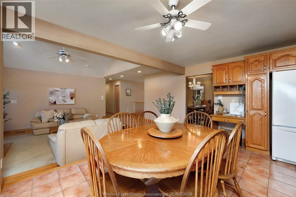 12354 Funaro Crescent, Tecumseh, Ontario  N9K 1C4 - Photo 13 - 26023760