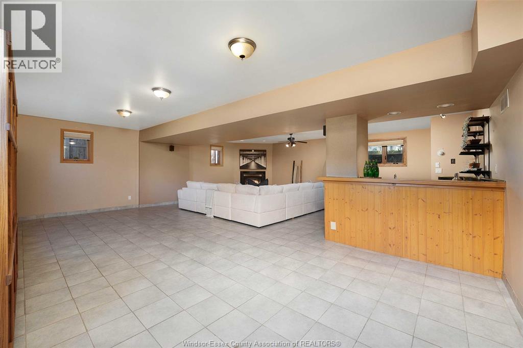 12354 Funaro Crescent, Tecumseh, Ontario  N9K 1C4 - Photo 31 - 26023760