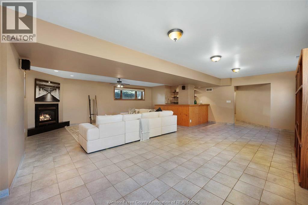 12354 Funaro Crescent, Tecumseh, Ontario  N9K 1C4 - Photo 33 - 26023760