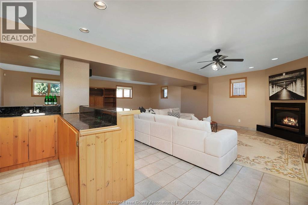 12354 Funaro Crescent, Tecumseh, Ontario  N9K 1C4 - Photo 35 - 26023760