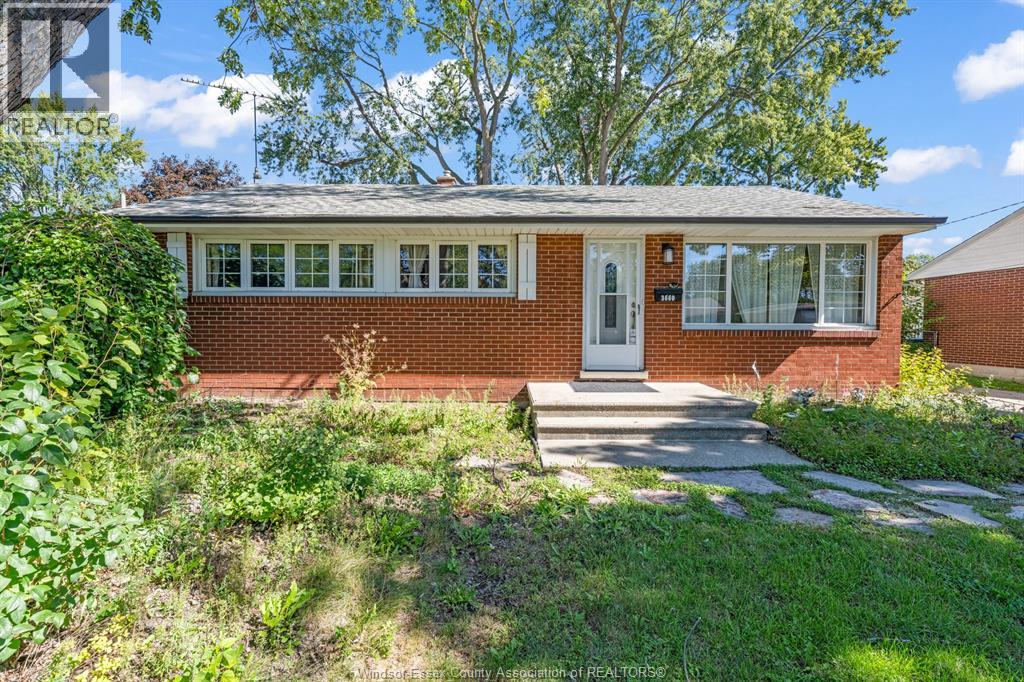 3660 Roxborough, Windsor, Ontario  N9E 3A2 - Photo 3 - 26023793
