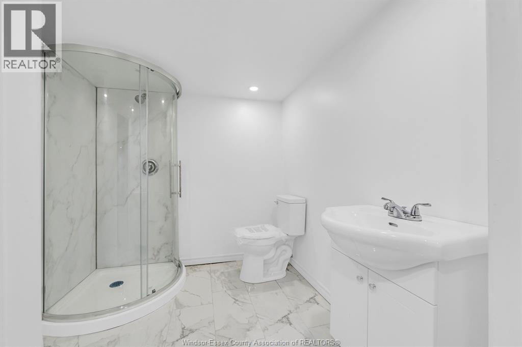 3660 Roxborough, Windsor, Ontario  N9E 3A2 - Photo 31 - 26023793
