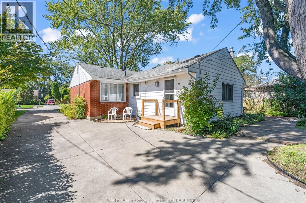 3660 Roxborough, Windsor, Ontario  N9E 3A2 - Photo 36 - 26023793