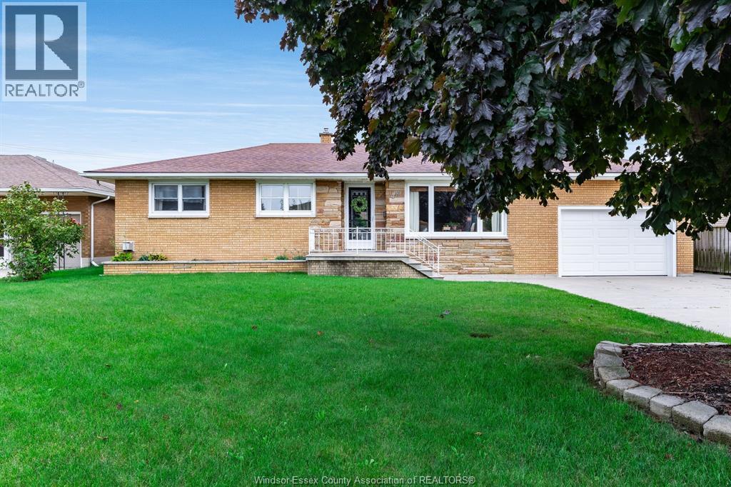 40 Nicholas Street, Leamington, Ontario  N8H 3R9 - Photo 1 - 26023809