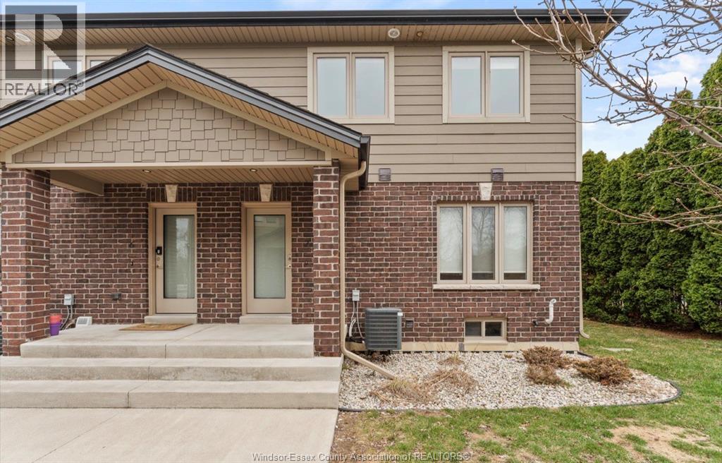 204 Beechwood Drive Unit# 4, Lakeshore, Ontario  N0R 1A0 - Photo 1 - 26023804