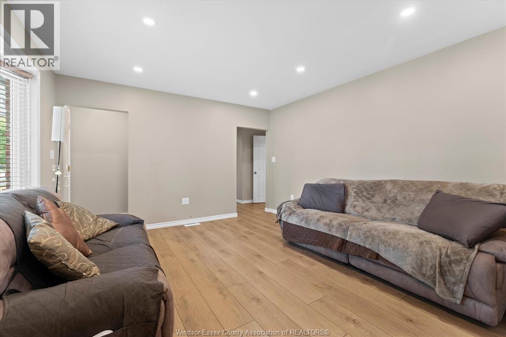 3163 Curry Avenue, Windsor, Ontario  N9E 2T2 - Photo 4 - 26023791