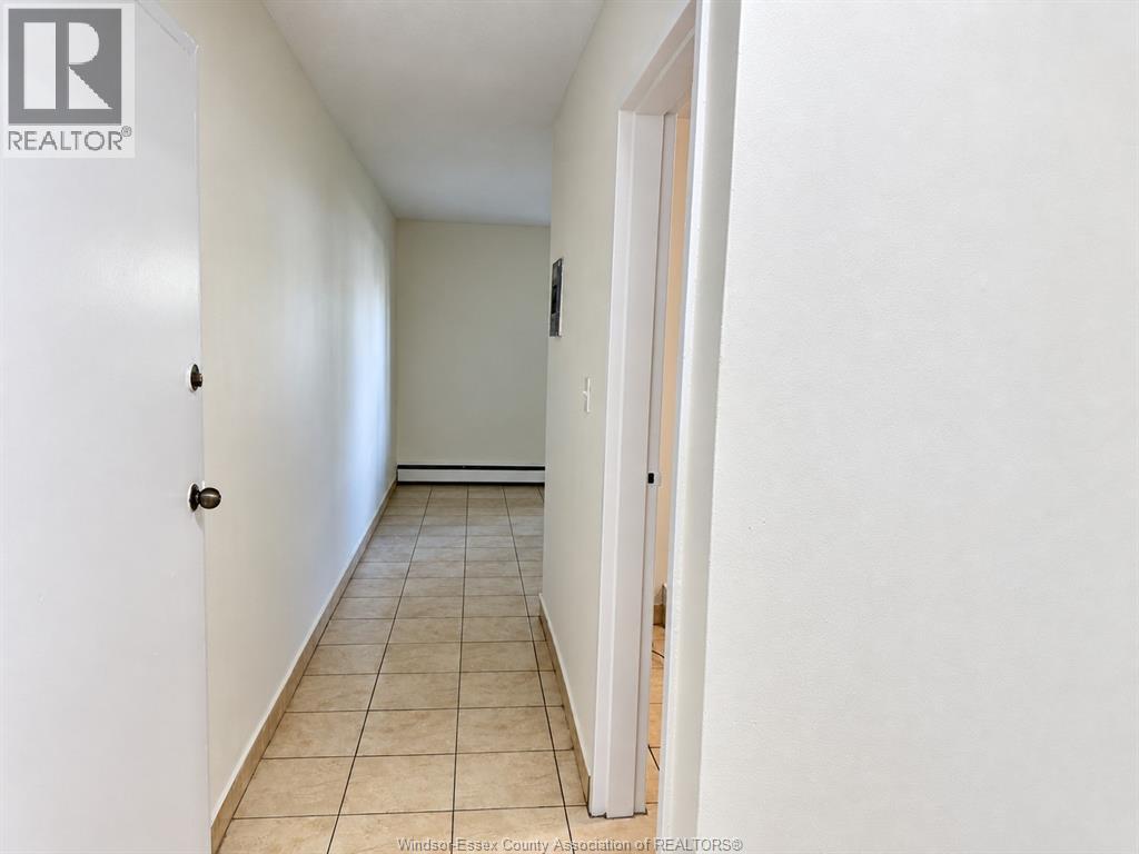 2035 University Avenue West Unit# 105, Windsor, Ontario  N9B 1E1 - Photo 3 - 26023931