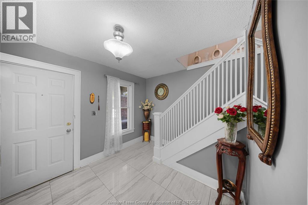 908 Oak Street, Windsor, Ontario  N9A 5G2 - Photo 10 - 26023965