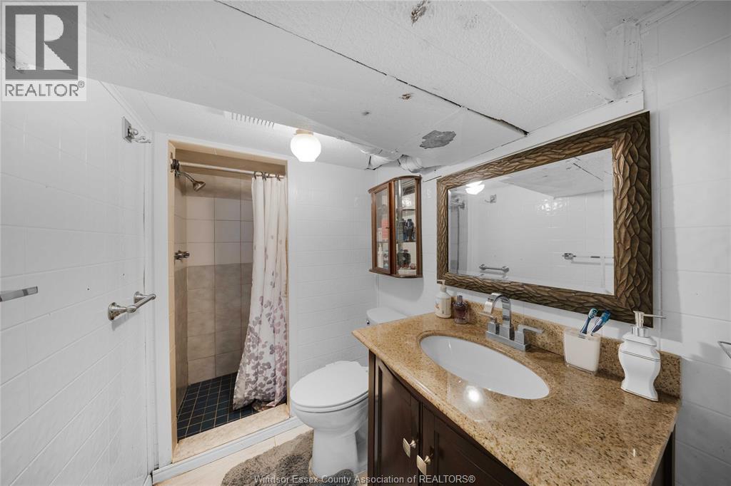 908 Oak Street, Windsor, Ontario  N9A 5G2 - Photo 9 - 26023965