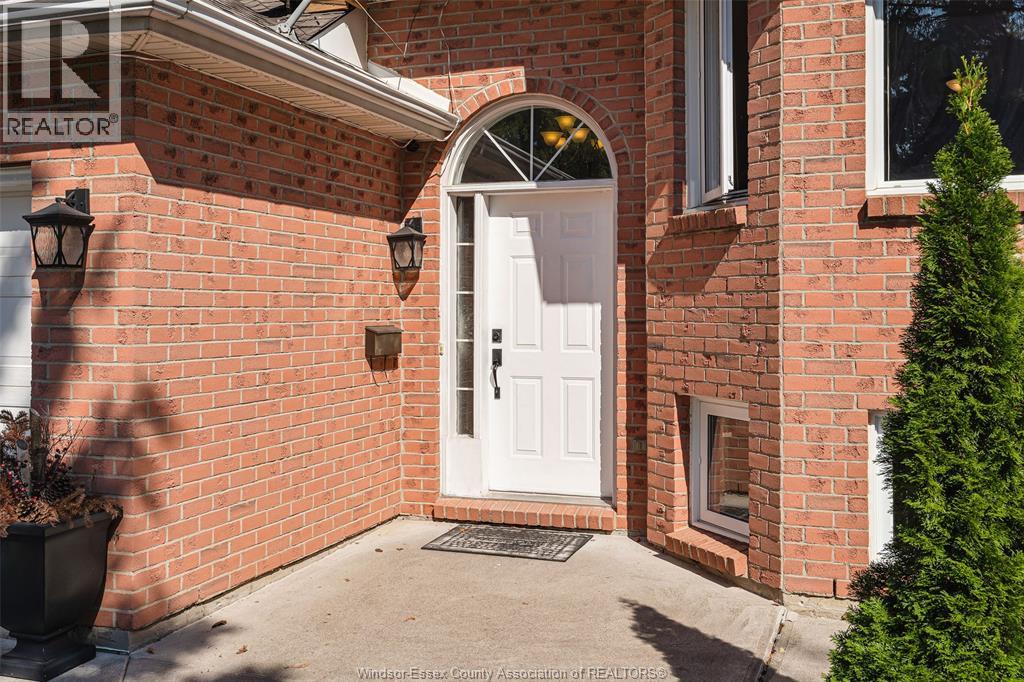 2222 Longfellow Avenue, Windsor, Ontario  N9B 3J8 - Photo 2 - 26023705