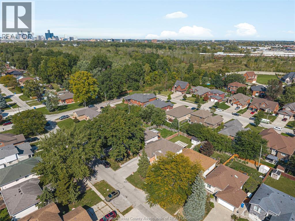 2222 Longfellow Avenue, Windsor, Ontario  N9B 3J8 - Photo 40 - 26023705