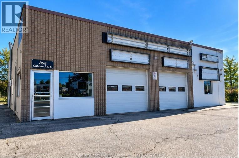 355 Cabana Road East, Windsor, Ontario  N9G 1A1 - Photo 2 - 26023688