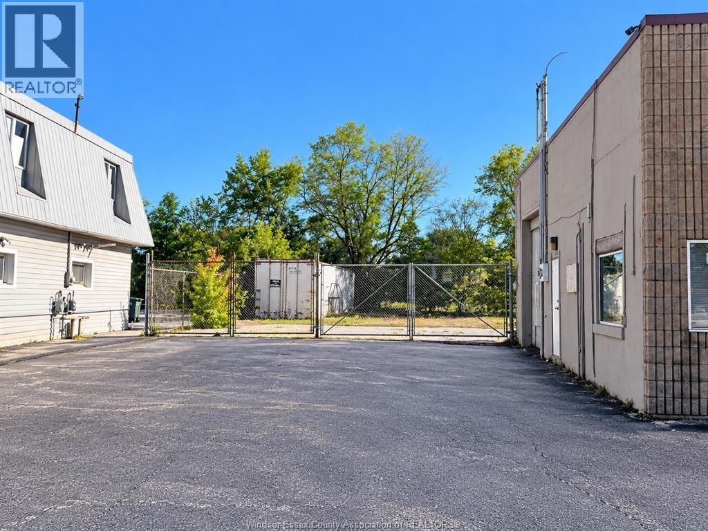 355 Cabana Road East, Windsor, Ontario  N9G 1A1 - Photo 3 - 26023688