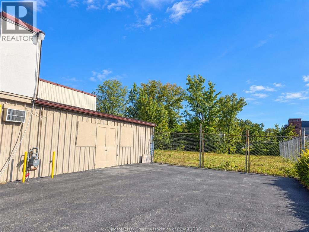 355 Cabana Road East, Windsor, Ontario  N9G 1A1 - Photo 6 - 26023688