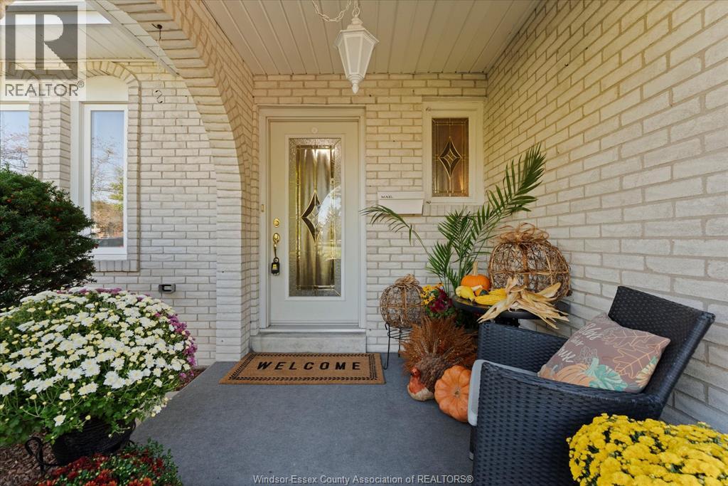 182 Centennial, Tecumseh, Ontario  N8N 2N6 - Photo 3 - 26024048