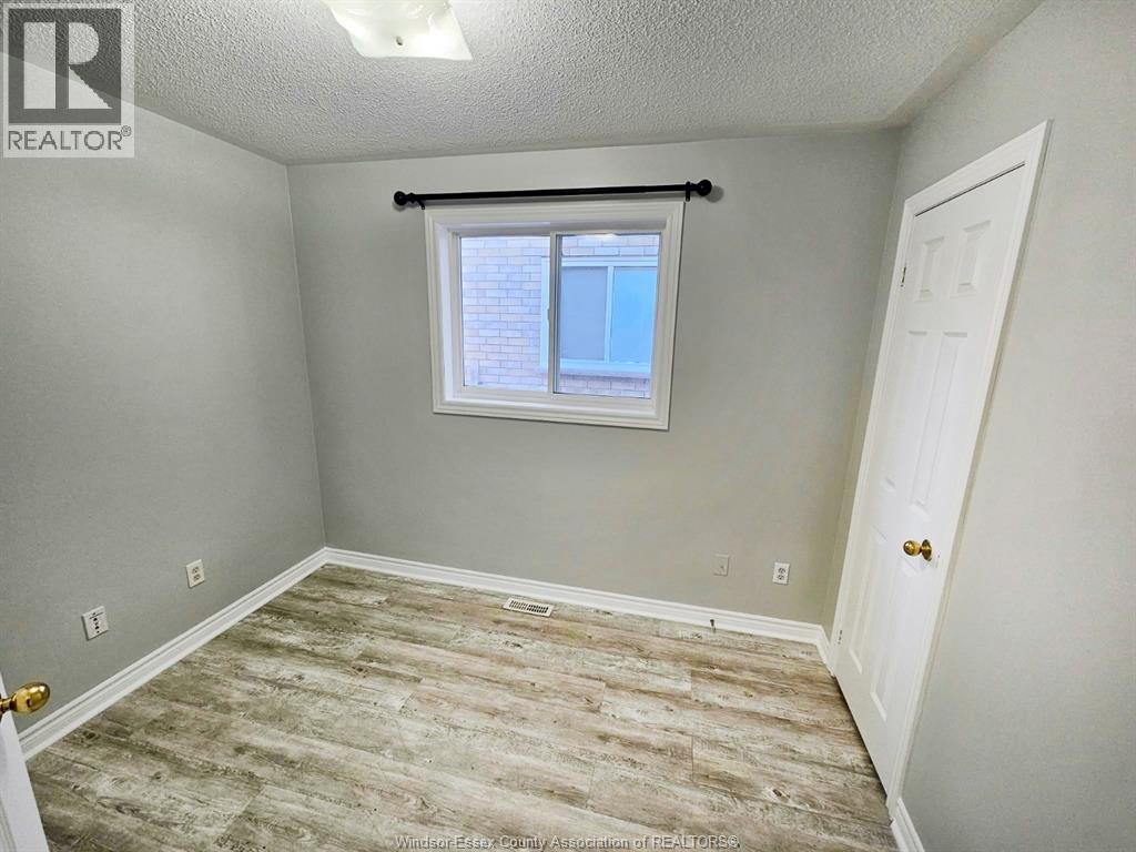 201 Hanmer Street East, Barrie, Ontario  L4M 6W7 - Photo 12 - 26023824