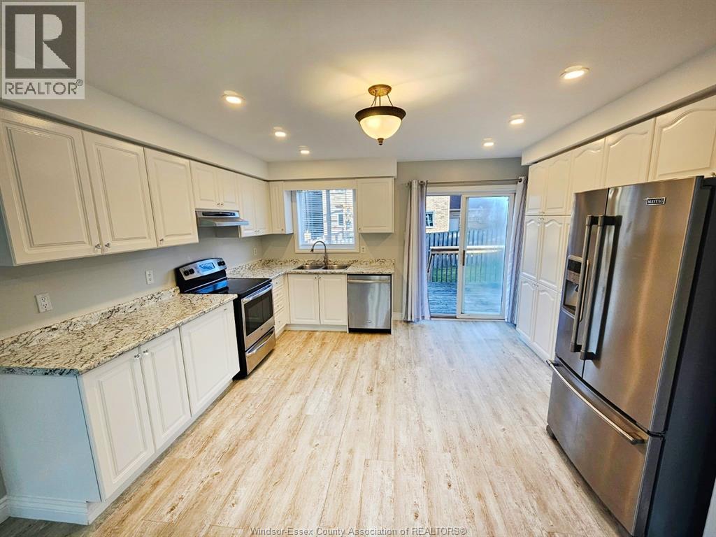 201 Hanmer Street East, Barrie, Ontario  L4M 6W7 - Photo 5 - 26023824