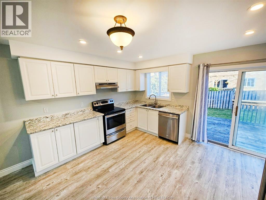201 Hanmer Street East, Barrie, Ontario  L4M 6W7 - Photo 6 - 26023824
