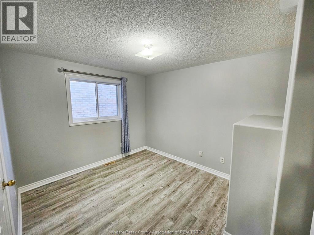 201 Hanmer Street East, Barrie, Ontario  L4M 6W7 - Photo 8 - 26023824