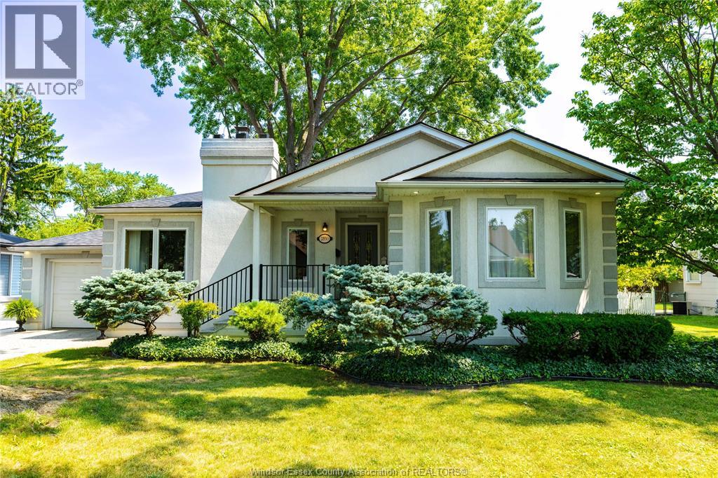 2850 Academy, Windsor, Ontario  N9E 2H1 - Photo 1 - 26024088
