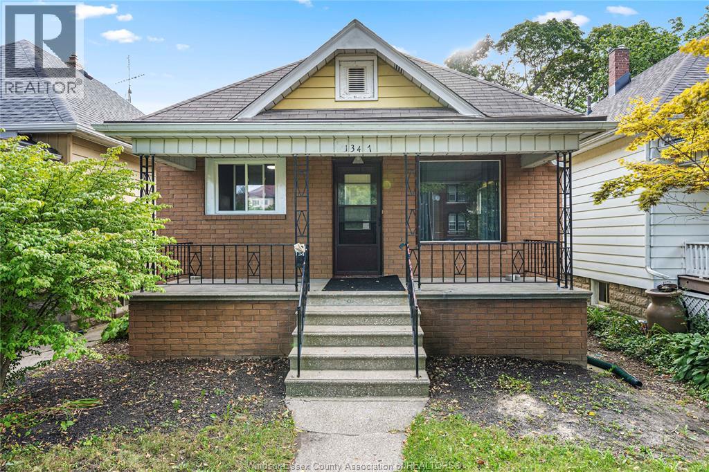 1347 Lincoln, Windsor, Ontario  N8Y 2J2 - Photo 1 - 26024008