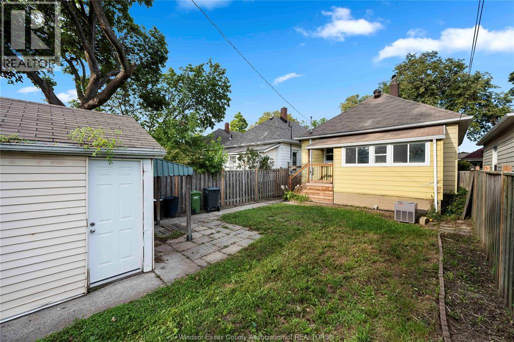 1347 Lincoln, Windsor, Ontario  N8Y 2J2 - Photo 29 - 26024008