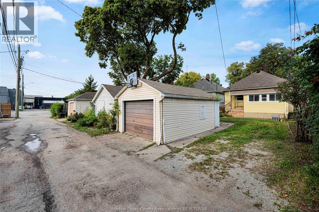 1347 Lincoln, Windsor, Ontario  N8Y 2J2 - Photo 30 - 26024008