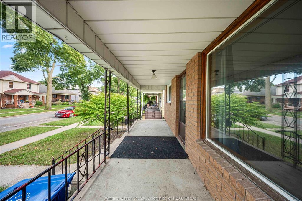 1347 Lincoln, Windsor, Ontario  N8Y 2J2 - Photo 8 - 26024008