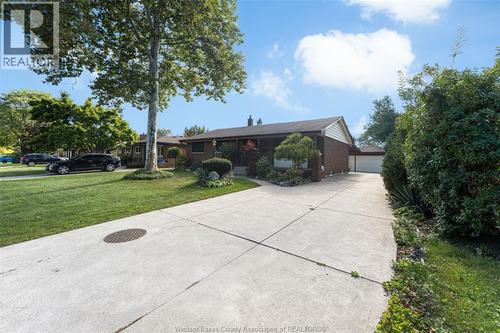 2545 St. Patricks's Avenue, Windsor, Ontario  N9E 3G5 - Photo 2 - 26024083