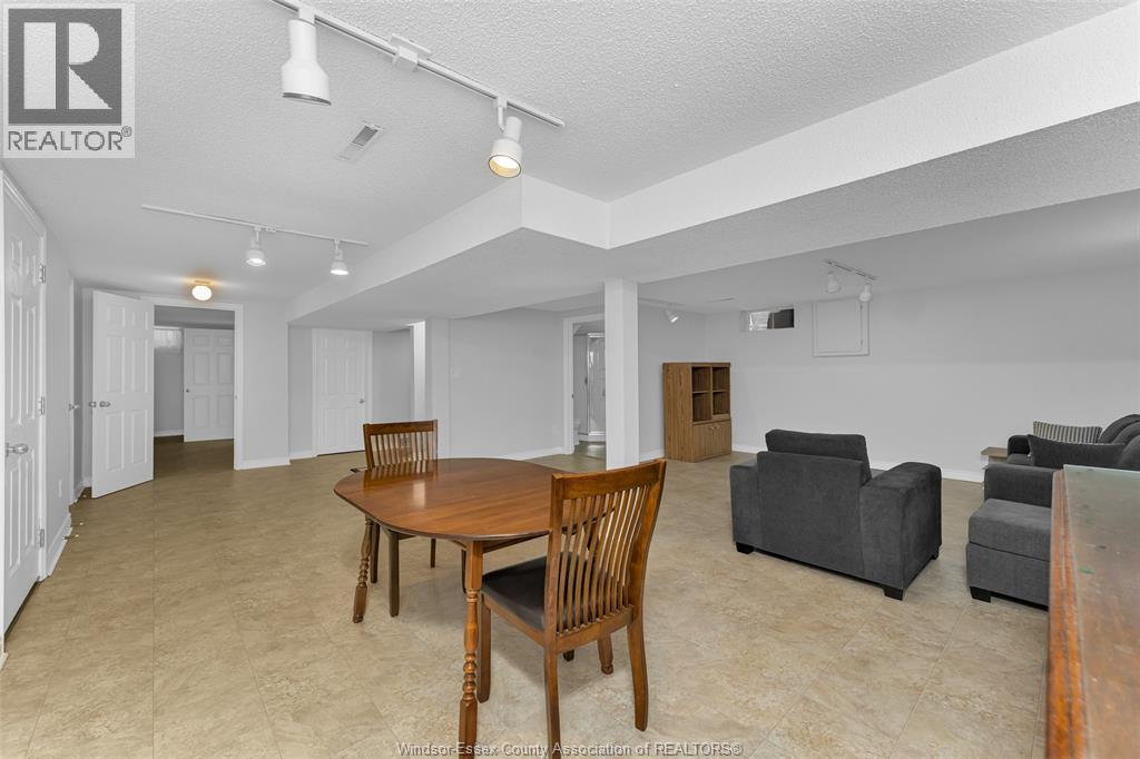 2545 St. Patricks's Avenue, Windsor, Ontario  N9E 3G5 - Photo 20 - 26024083