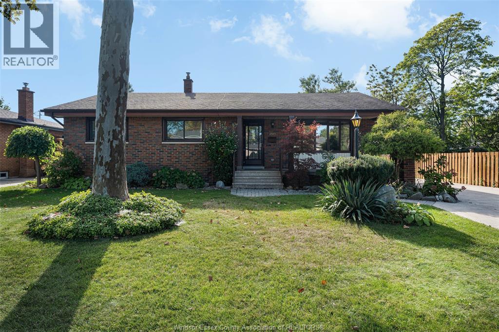 2545 St. Patricks's Avenue, Windsor, Ontario  N9E 3G5 - Photo 3 - 26024083