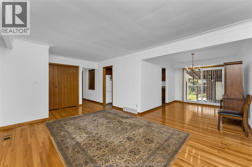 2545 St. Patricks's Avenue, Windsor, Ontario  N9E 3G5 - Photo 7 - 26024083