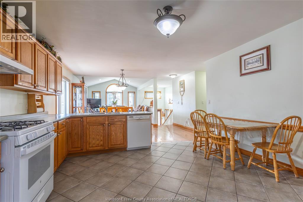 35 Sandy Lake, Leamington, Ontario  N8H 5K4 - Photo 12 - 26024106