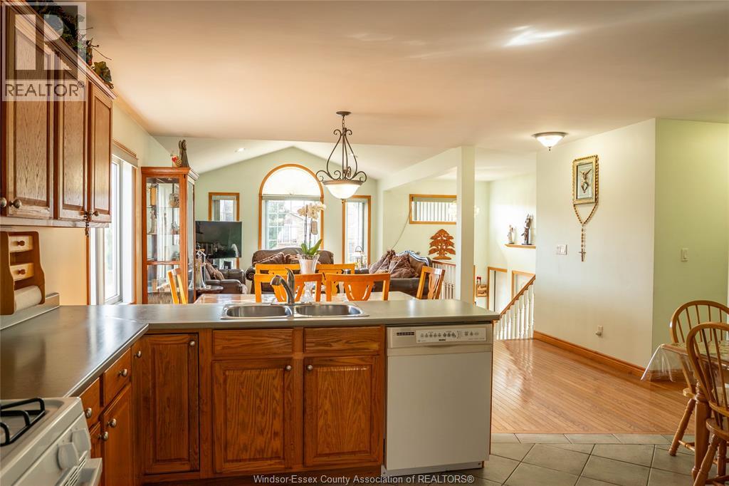 35 Sandy Lake, Leamington, Ontario  N8H 5K4 - Photo 14 - 26024106