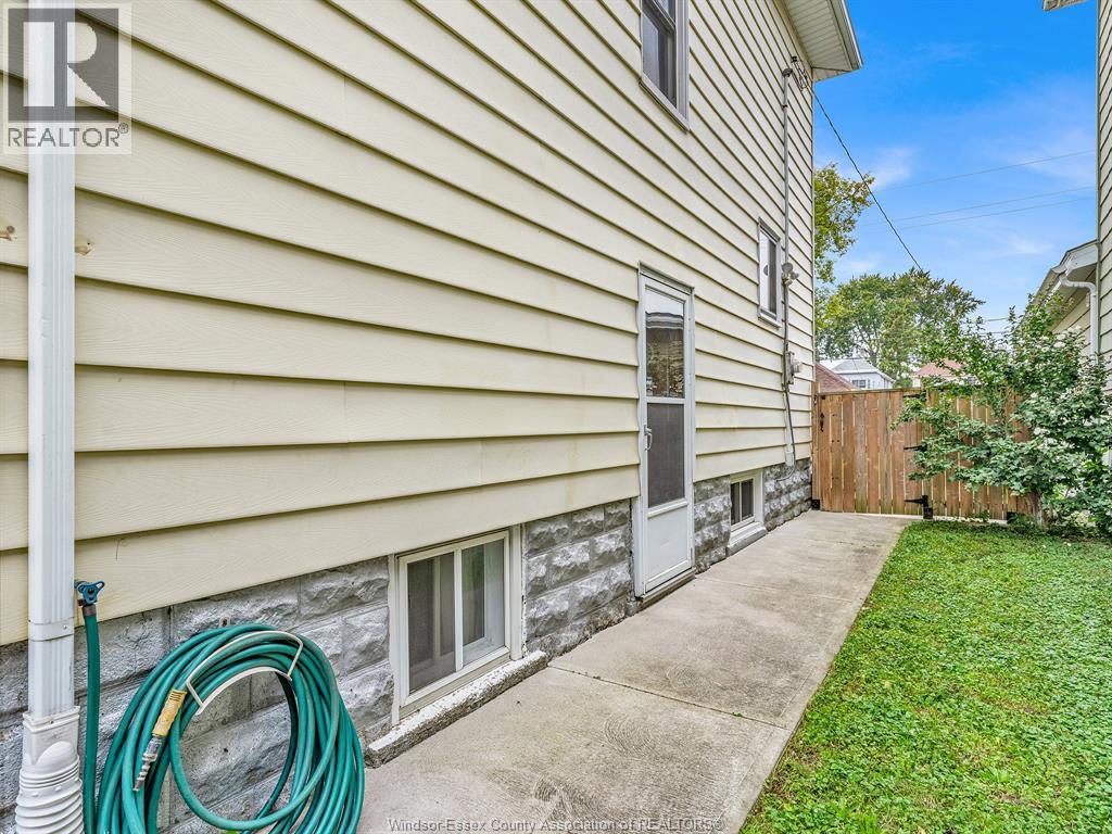 877 Pierre Avenue, Windsor, Ontario  N9A 2K6 - Photo 44 - 26024117