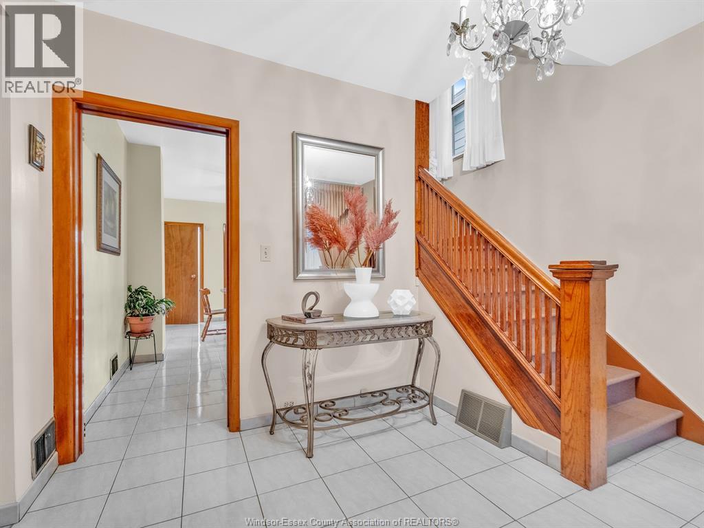 877 Pierre Avenue, Windsor, Ontario  N9A 2K6 - Photo 7 - 26024117