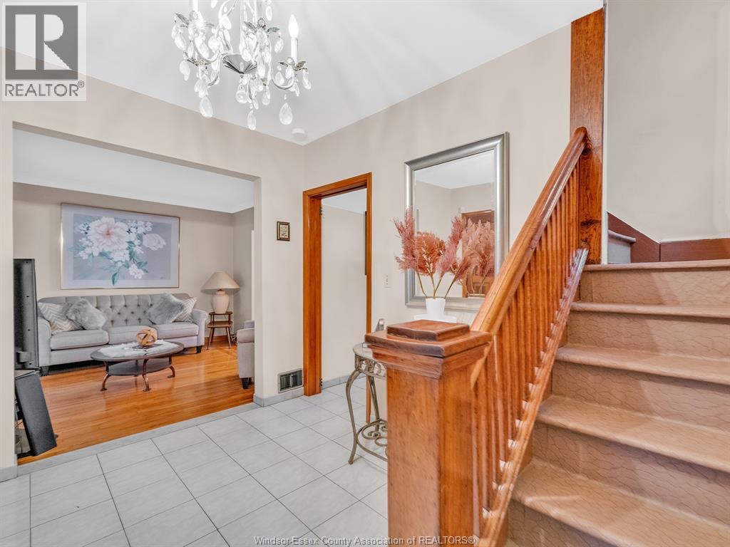 877 Pierre Avenue, Windsor, Ontario  N9A 2K6 - Photo 8 - 26024117