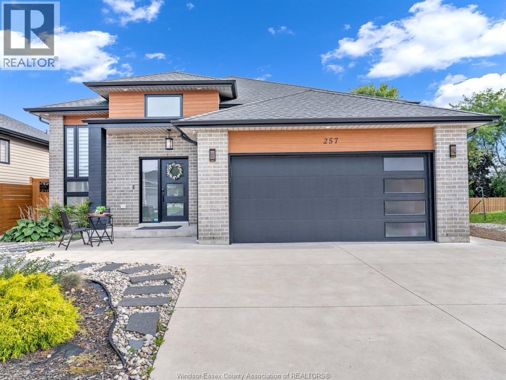 257 Robinson Avenue, Essex, Ontario  N8M 0A8 - Photo 49 - 26024152