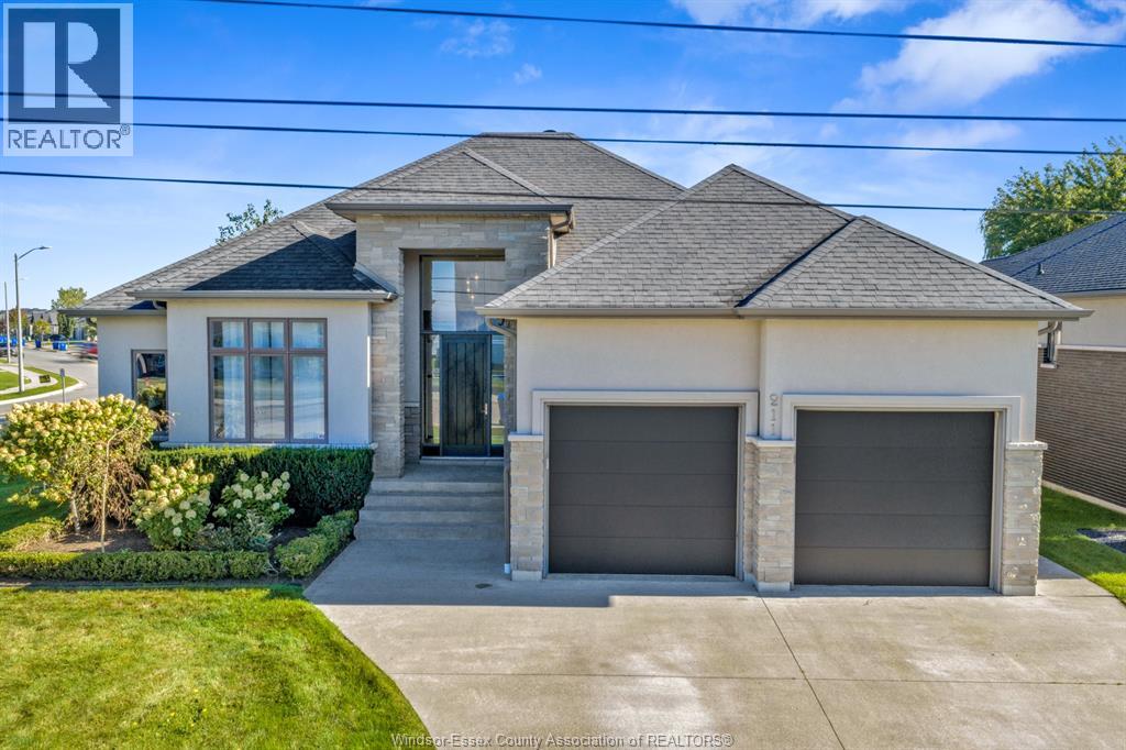 211 Robson, Leamington, Ontario  N8H 5R2 - Photo 2 - 26024167
