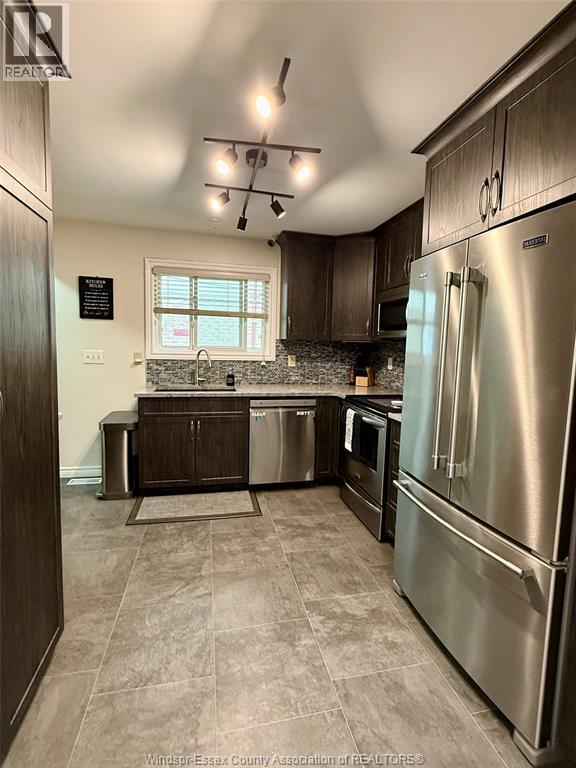 3090 Fairlane Crescent, Windsor, Ontario  N8W 4Y6 - Photo 12 - 26024165