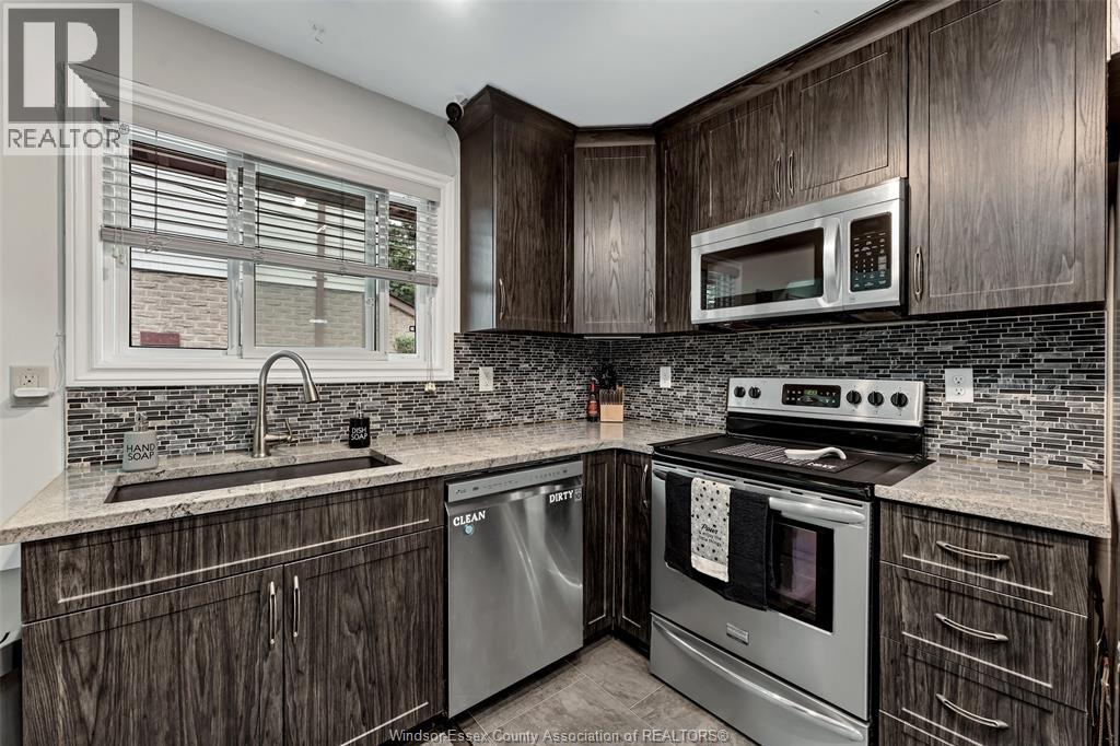3090 Fairlane Crescent, Windsor, Ontario  N8W 4Y6 - Photo 13 - 26024165