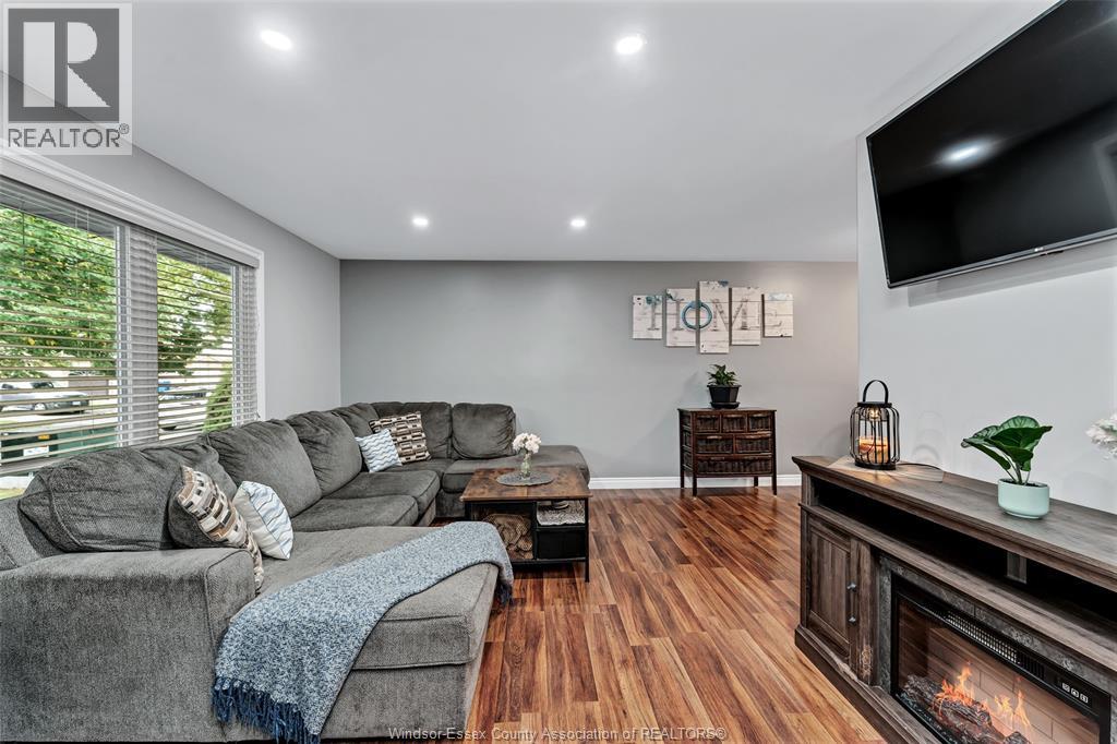 3090 Fairlane Crescent, Windsor, Ontario  N8W 4Y6 - Photo 6 - 26024165