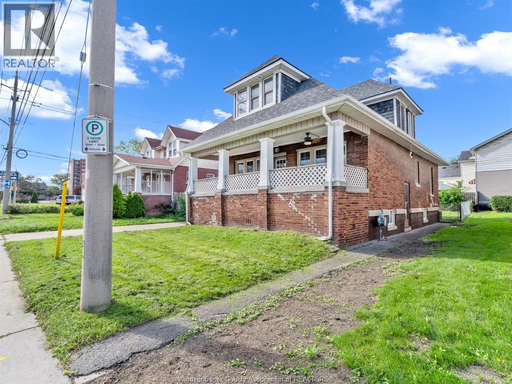 172 Giles Boulevard, Windsor, Ontario  N9A 4B5 - Photo 1 - 26024175