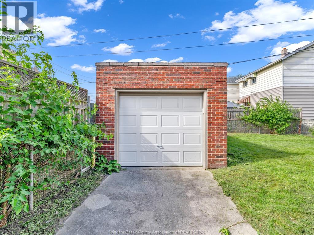 172 Giles Boulevard, Windsor, Ontario  N9A 4B5 - Photo 6 - 26024175