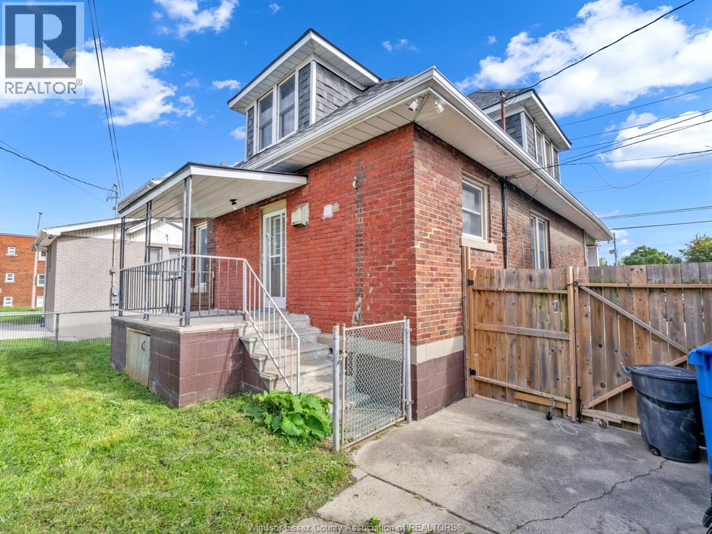 172 Giles Boulevard, Windsor, Ontario  N9A 4B5 - Photo 7 - 26024175