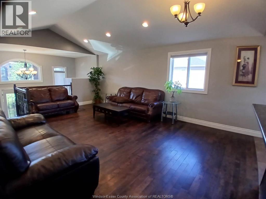 1926 Mark Avenue, Windsor, Ontario  N9B 0B9 - Photo 6 - 26024171