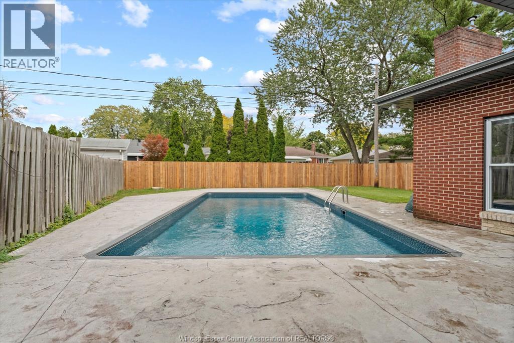 2858 Dandurand, Windsor, Ontario  N9E 2E4 - Photo 35 - 26024169